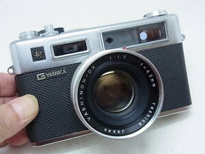 ☆ ヤシカ YASHICA ELECTRO 35 (点検整備済み！電池を入れますと、ランプ点灯・シャッター問題なし！）☆