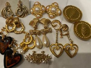 豪華ヴィンテージイヤリングまとめて　ゴールドカラー大ぶりvintage earring稀少　レトロ　ゴージャス アクセサリー 