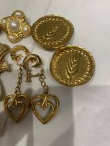 豪華ヴィンテージイヤリングまとめて　ゴールドカラー大ぶりvintage earring稀少　レトロ　ゴージャス アクセサリー _画像5