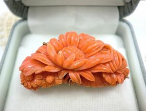 ヴィンテージ　本珊瑚の帯留め　立体的な花彫刻　Ｋ12刻印あり12金　桃色珊瑚　明るいサーモンオレンジ　アンティーク古いお品　処分整理