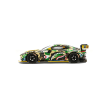 POP RACE 1/64 BAPE (R) X アストンマーティン GT3 2021 マカオグランプリ グリーン ASTON MARTIN GT3 1/64 MODEL CAR - GREEN ミニカー_画像3