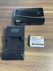 №63　FUJIFILM　フジフィルム　FinePix　Z800　EXR　ブラック【中古品】 