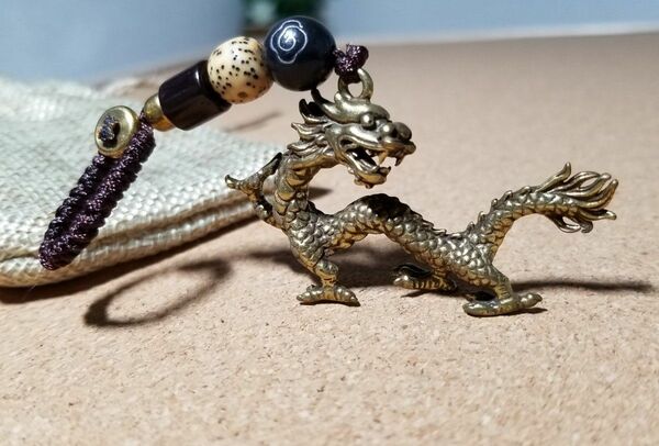 『新品』中国祥龍　職人手作り品　個性派　ドラゴン　ストラップ　カッコいい