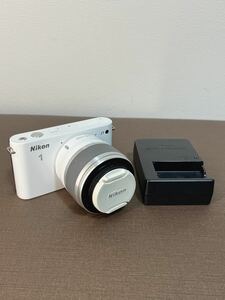 ★Nikon NIKON 1 J1