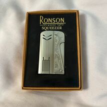 新品 RONSON Squeezer ロンソン スクイーザー スキーザー オイルライター 白ベロア 唐草　 R14-005_画像1