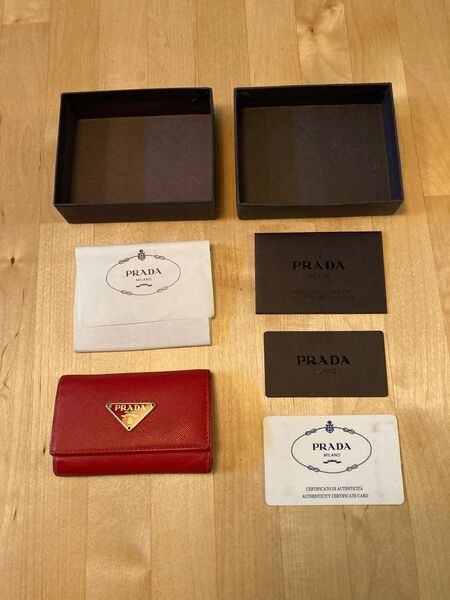 PRADA プラダ　キーケース