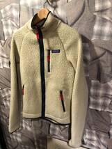 1円スタート ★ patagonia パタゴニア ★ 福岡出品 ★ フリースジャケット STY22800 サイズS ホワイト E　FK_画像1