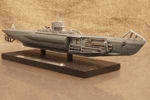 ★ドイツ潜水艦　U-47 UボートVIIB型　1/350　953028　ATLAS