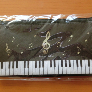 ★PianoLine フラットペンポーチ 8色ボールペン チャームキーホルダー・パール★ピアノライン 音楽 楽器 グランドピアノ ト音記号の画像2