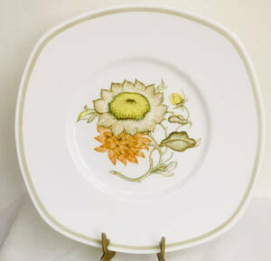 １９６５年 　　　　　　スージークーパーサイン入りアールヌーヴォースタイルSunflowerパターンサンドウイッチ盛り皿