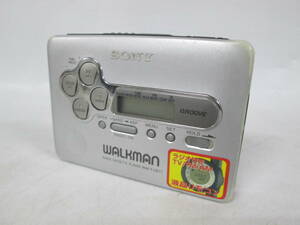 【1204i Y7402】 SONY WM-FX877 シルバー ラジオ付 カセット ウォークマン ソニー 本体のみ CASSETTE WALKMAN