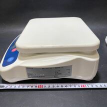 N 2720　中古品 [ ANDエーアンドデイ SJ-2000 ] 動作確認済 ひょう量2000g デジタル秤はかり スケール 卓上 計量計測 業務用店舗用品_画像3