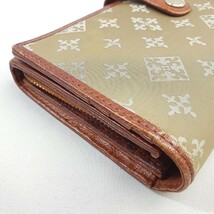 A ◎【商品ランク:B】ラシット russet モノグラム 総柄 ナイロン 一部レザー 二つ折り 長財布 ウォレット 小銭入れあり 20カードポケット_画像3