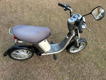 SY-01J YAMAHA電動バイク２台＋充電器１個付き　引き取り限定で　_画像1