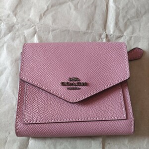 送料無料　美品　コーチ coach　二つ折り財布　ピンク　財布