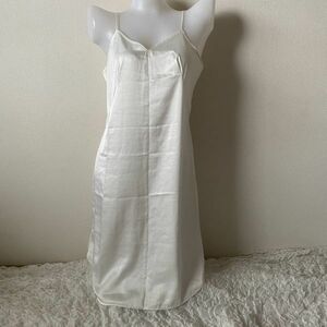 W478 スリップドレス　サイズ不明　大きいサイズ　シルバーオックス　光沢ホワイト　お洋服裏地　国産品　-D123