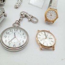 大當11月時計まとめ② 腕時計 SEIKO CASIO GUESS 他 13点まとめて 動作未確認 シルバー系 ゴールド系 レザーベルト ブランド_画像4