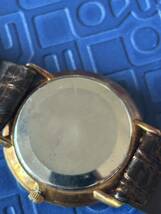 R27 オメガ OMEGA デビル 腕時計 KN ゴールド 文字盤 DE VILLE ガラス割れ　社外ベルト尾錠_画像6