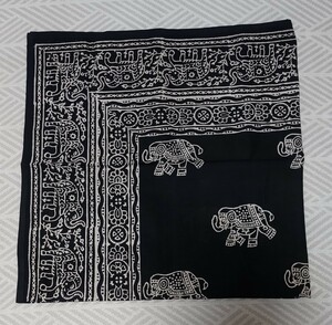 アジアン雑貨 インド製 ぞう柄 テーブルカバー 黒 110cm