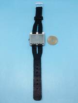 (B44)知ってますか？(*'▽')珍しい、バック・オン・ザ・ドア（電池交換済み）シルバー・腕時計USED（送料全国一律185円）素敵な時計です。_画像10