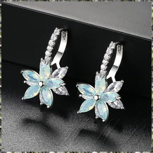 [EARRING] White Gold Plated Romantic Flower ビューティフル クリスタルCZ ダブル フラワー ホワイト ゴールド リング ピアス