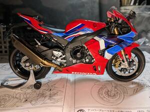 タミヤCBR1000RR-R完成品