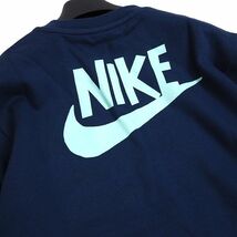 P831 新品 NIKE ナイキ 裏起毛フリース クルーネック スウェット トレーナー バックプリント グラフィックロゴ XL ミッドナイトネイビー_画像6