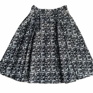 H&M 幾何学模様　黒白　ブラック　ホワイト　スカート　膝丈　36 S 調整可能　膝丈スカート フレアスカート フレア