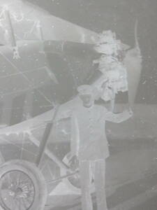 ＊戦前/ガラス板古写真【エアタキシー/記念写真②】航空飛行機/記念写真/ネガフィルム/当時の物