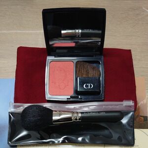 【チーク】DIOR BLUSH ディオールブラッシュ #676 コーラルクルーズ MAC新品ブラシ付き