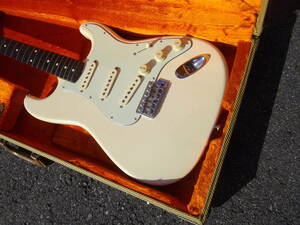 FENDER JAPAN　ST62TX　WHT