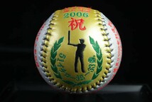 。◆錵◆ 鈴木イチロー シアトルマリナーズ時代 2006年 功績刺繍記念ボール ミズノ ケース付き [F603.5]PSa9/21./(80)_画像3