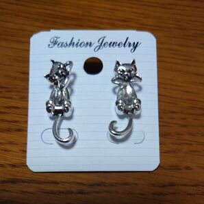 新作 猫 キャット ピアス アクセサリー