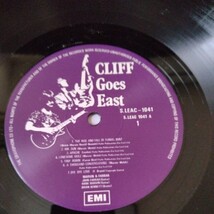 LP CLIFF Goes East/Cliiff Richard,Hank Marvin,John Farrar,Brian Bennett,Olivia Newton-John etc Singapore EMI Columbia 2LPs_画像5