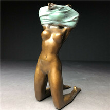 銅製　西洋美術 ブロンズ 女性像 　女神　ヌード　女性　少女　美人　裸婦　仏像　置物 重さ約733ｇ_画像1