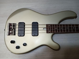 Fernandes Bass guitar base 