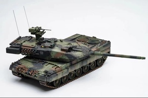 1/35 ドイツ国防軍 主力戦車 レオパルト2A7 組立塗装済完成品