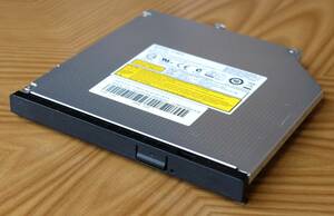 内臓 スリム DVD ROM ドライブ ：Panasonic UJ8E0