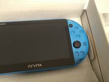 ☆ 新品同様 ☆ PSVITA 2000 アクアブルー blue 本体 vita 8GB メモリーカード ビータ _画像4