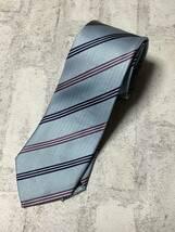 新品未使用　ノーブランドだから安い　日本製ネクタイ 　シルク100%お買い得サービス　サックスに紺色と深いラベンダーラインストライプ_画像1