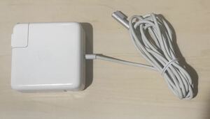 純正 Apple Macbook pro 13/15/17 inch アダプター magsafe1 60 Watt A1344 動作は確認済み