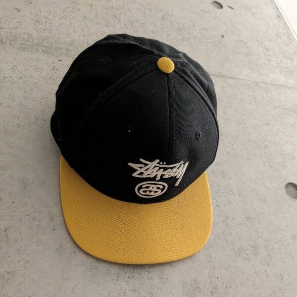 STUSSY キャップ 帽子　Stock Lock 2 Tone Snapback Cap　