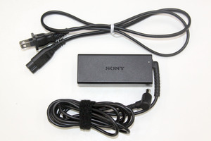 3個入荷 SONY/ソニー 純正ACアダプター ◆VGP-AC19V67/19.5V 2.3A/外径約6.5mm 内径約4mm◆ ソニーAC19.5V28Y