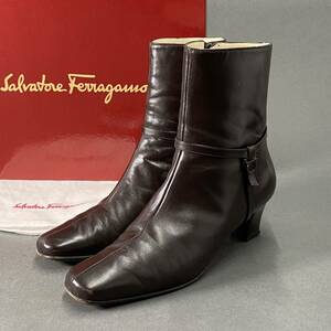 Bl25♪ イタリア製☆ Salvatole Ferragamo サルヴァトーレフェラガモ レザー サイドジップ ショートブーツ 6 1/2 23.5cm レディース 女性用