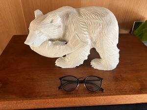 木彫りの熊ホワイト