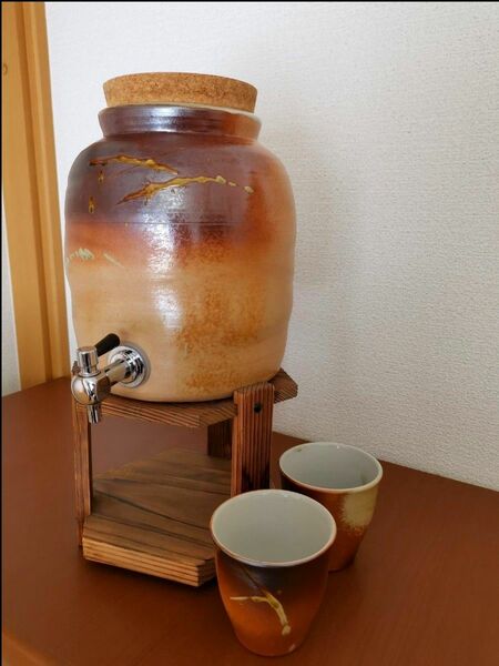 信楽焼　3.6L焼酎サーバー　コップ付き