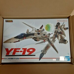 【即決あり】 新品未開封 DX超合金 マクロスプラス YF-19 エクスカリバー イサム・ダイソン機 バルキリー