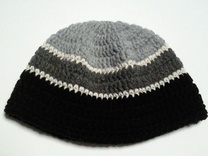 あったか・冬帽子　□ニット帽□ウール・混/黒・グレー　　手編み　ハンドメイド