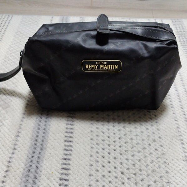 REMY MARTIN ポーチノベルティ