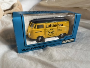 カドー別注　新品デッドストック　VWタイプ１　ルフトハンザ　デリバリーバン　Volkswagen DELIVERYVAN 1/43